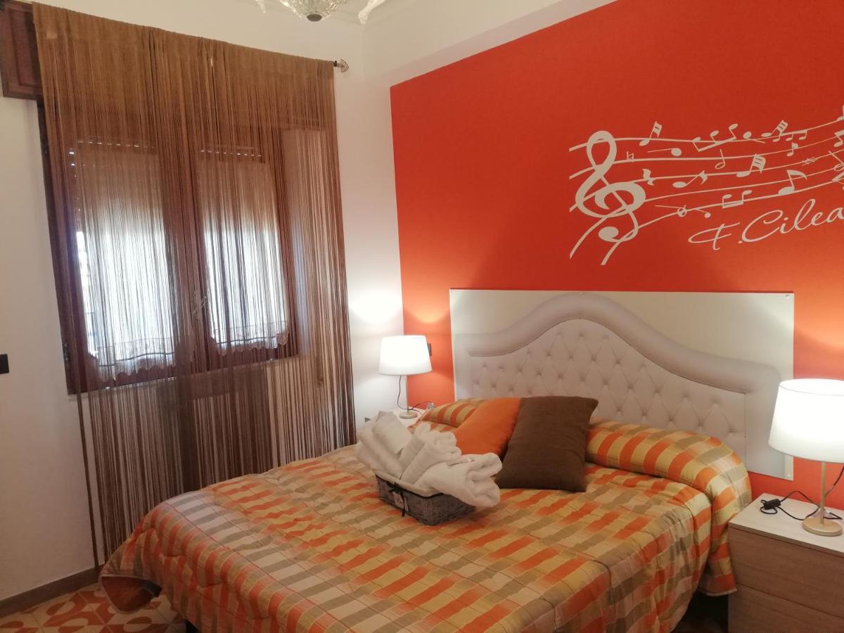 B&B Centrum 帕尔米 外观 照片